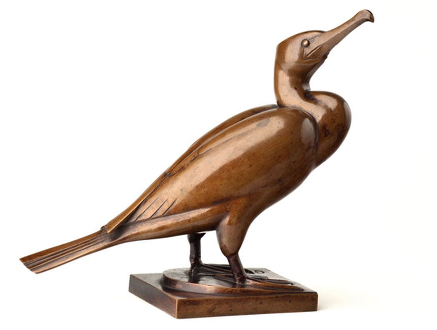 rzeźba przedstawiająca kormorana