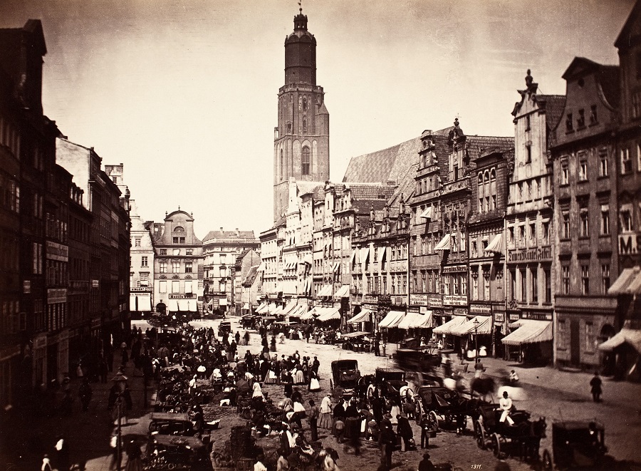 Hermann Krone, Wrocław–Rynek (strona północna od wschodu), ok. 1870; odbitka albuminowa sepiowana na papierze
