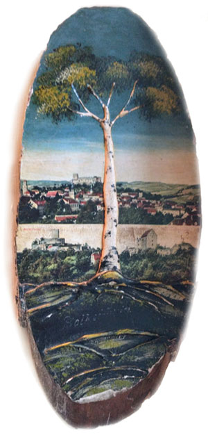 Panorama Bolkowa z drzewem i korzeniem na pierwszym tle