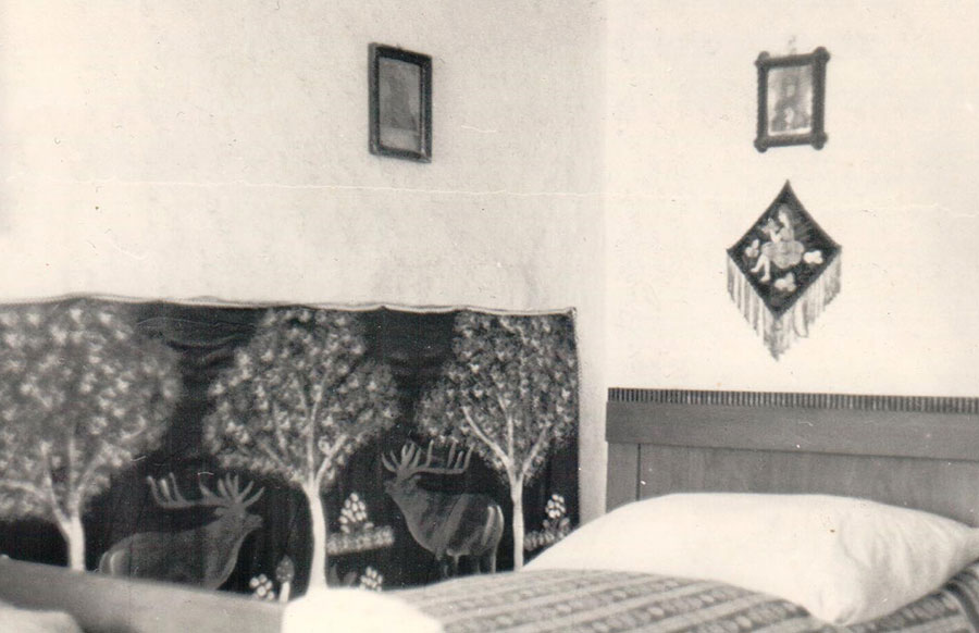 przykładowe makaty na ścianę na starych czarno-białych fotografiach