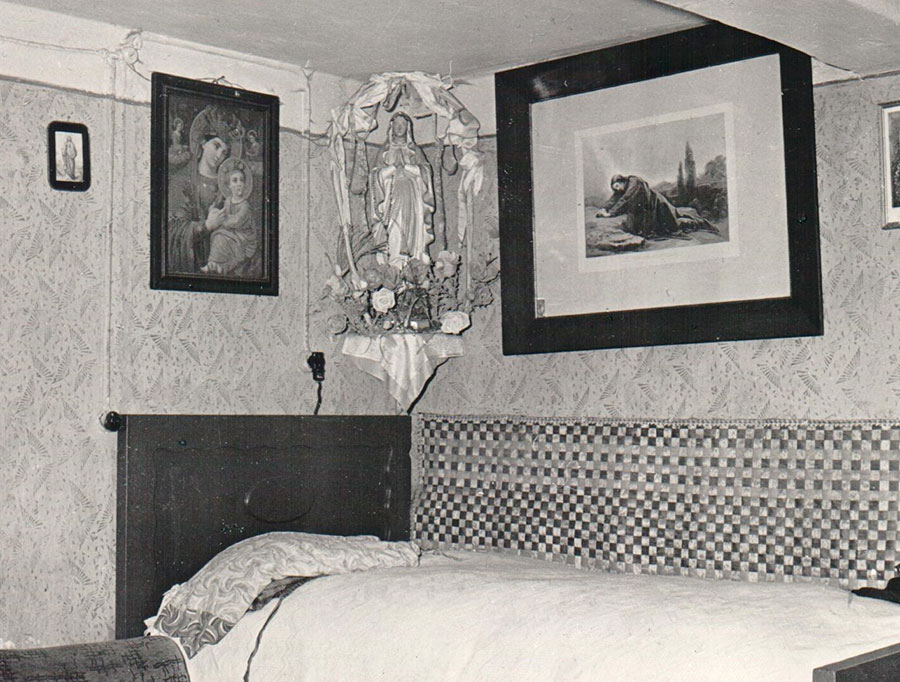 przykładowe makaty na ścianę na starych czarno-białych fotografiach