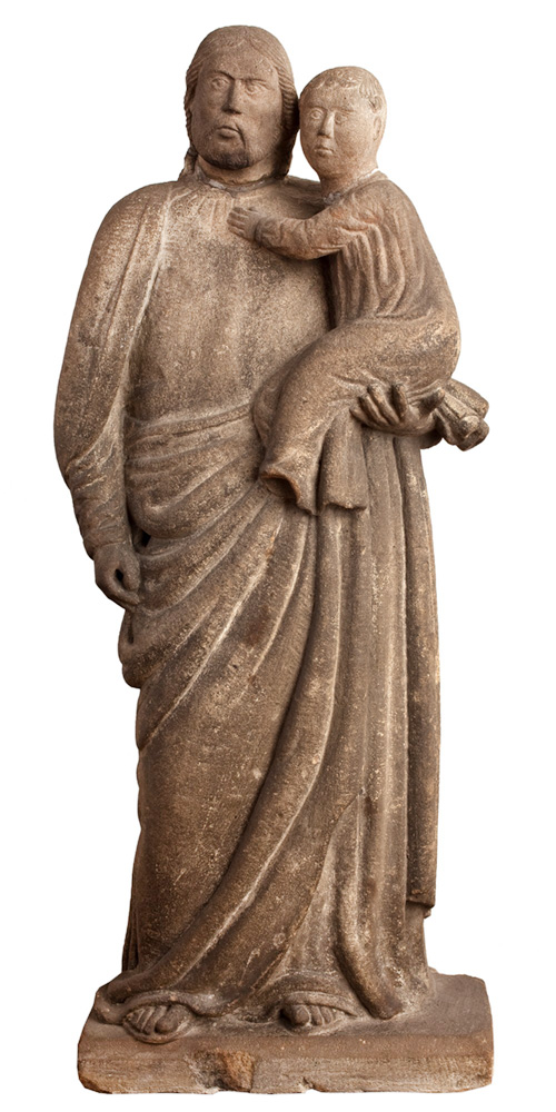 kamienna rzeźba z Chrystusem trzymającym na ręku mniejszą postać w długich szatach