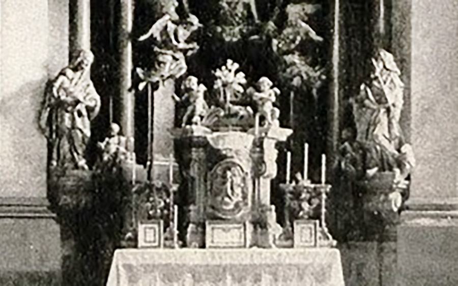 Rzeźby św. Anny i św. Joachima w ołtarzu