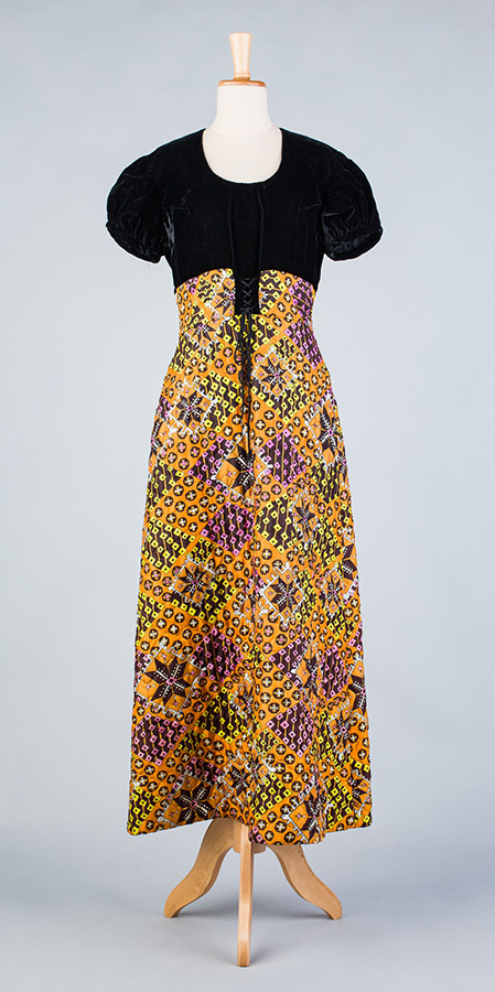 Sukienka z kolekcji profesor Ireny Huml-Bacz