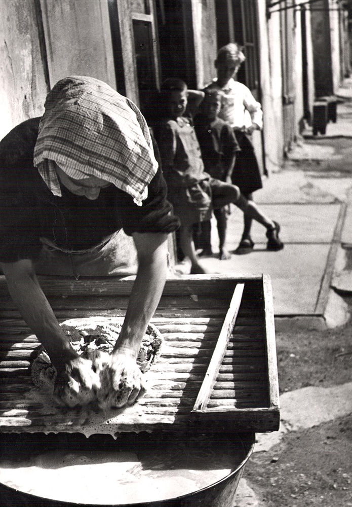 Julia Pirotte, Scena uliczna w Marsylii, 1943