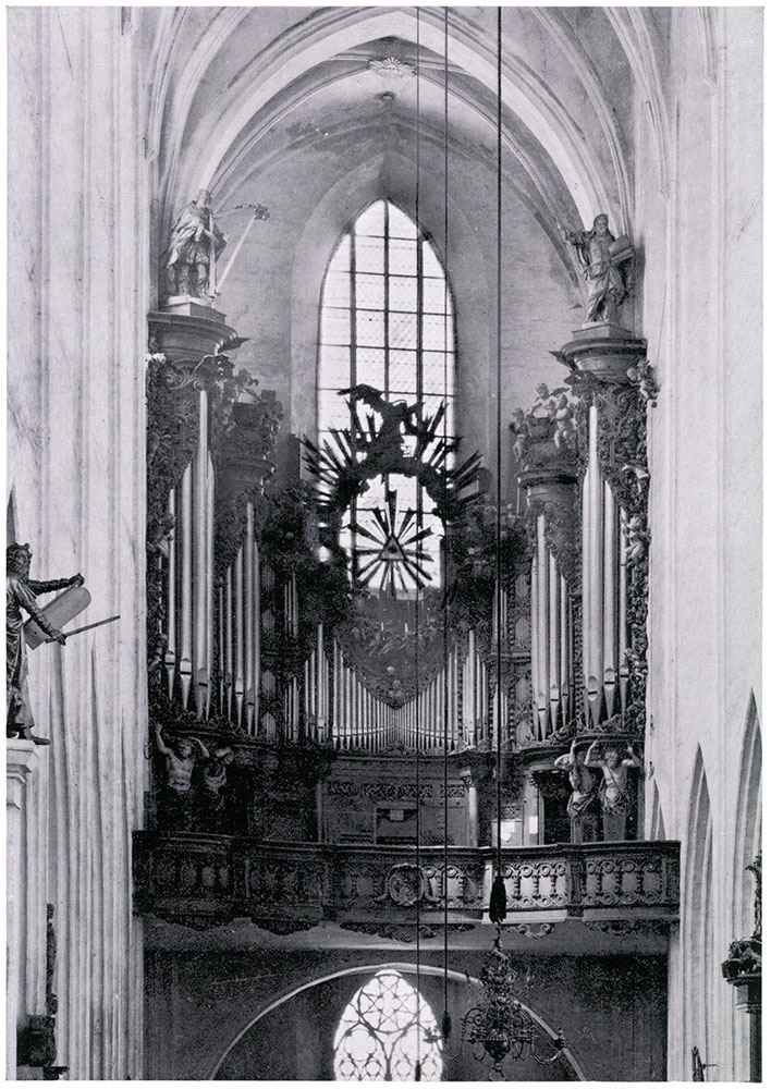 Barokowy prospekt organowe Urbansky’ego na fotografii archiwalnej