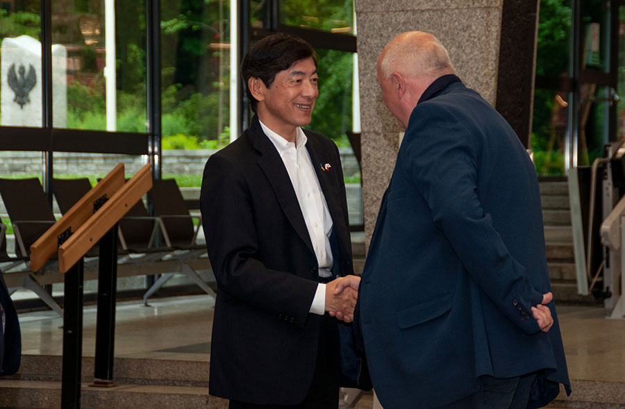 Wizyta ambasadora Japonii w Panoramie Racławickiej