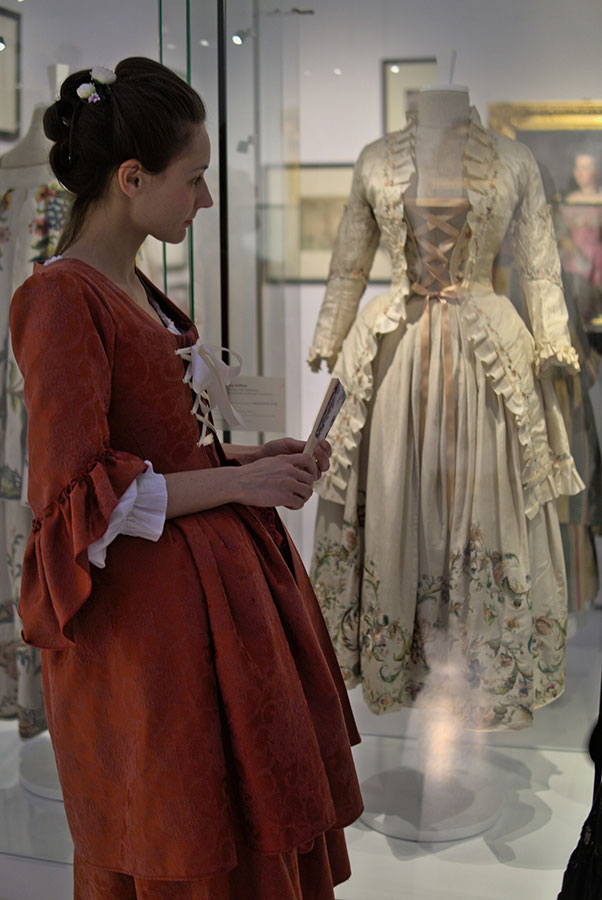 Rokokowa moda na Śląsku – suknie