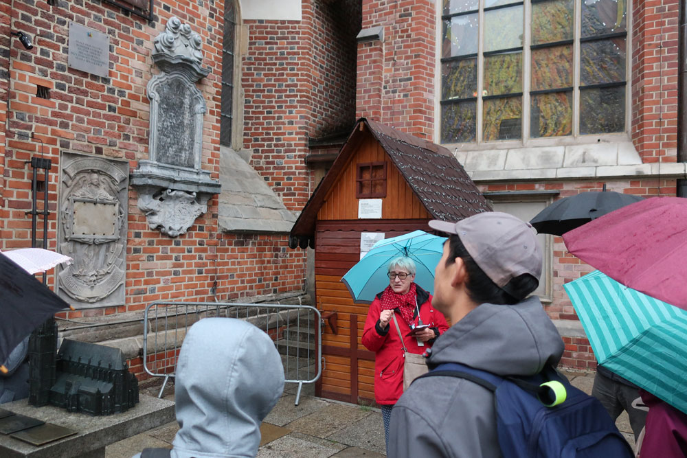 Fotorelacja z oprowadzania SPM „Pierwsze pokolenia wrocławskich protestantów” –