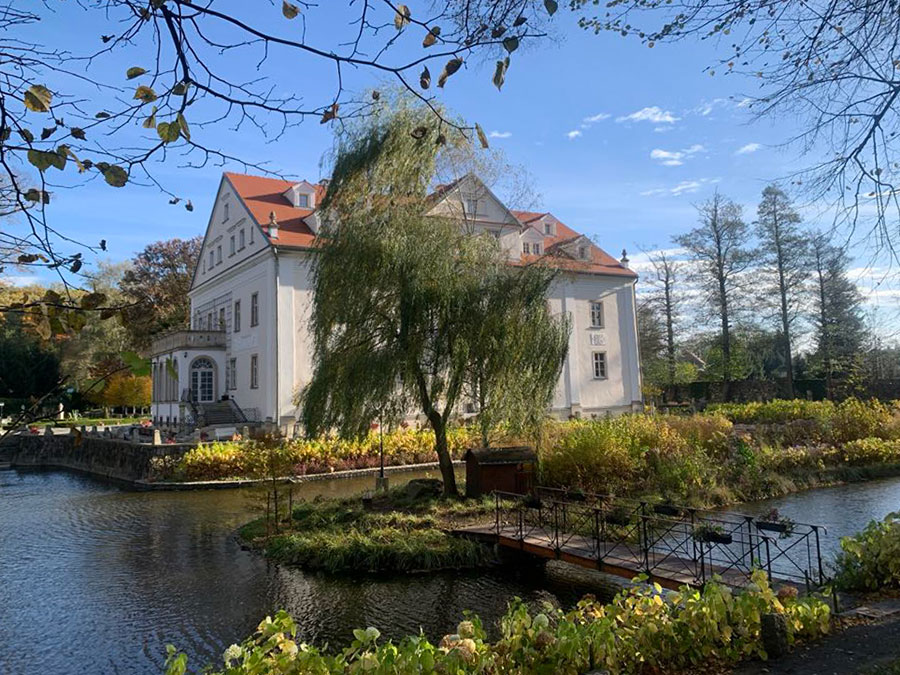 „Dolina pałaców i ogrodów – śladami rodów szlacheckich i ich rezydencji” – fotorelacja z wyjazdu – Ciechanowice