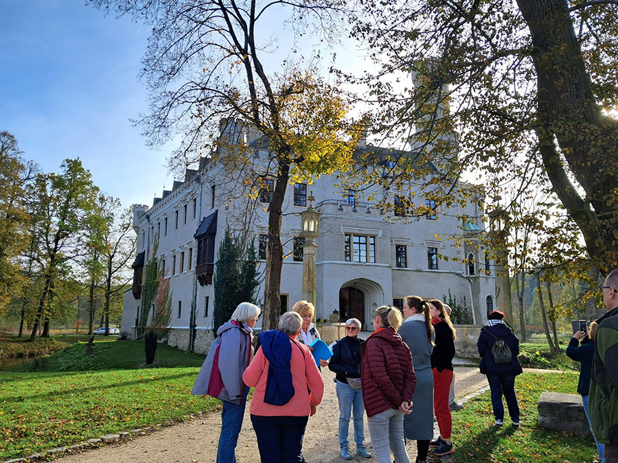 „Dolina pałaców i ogrodów – śladami rodów szlacheckich i ich rezydencji” – fotorelacja z wyjazdu – Karpniki