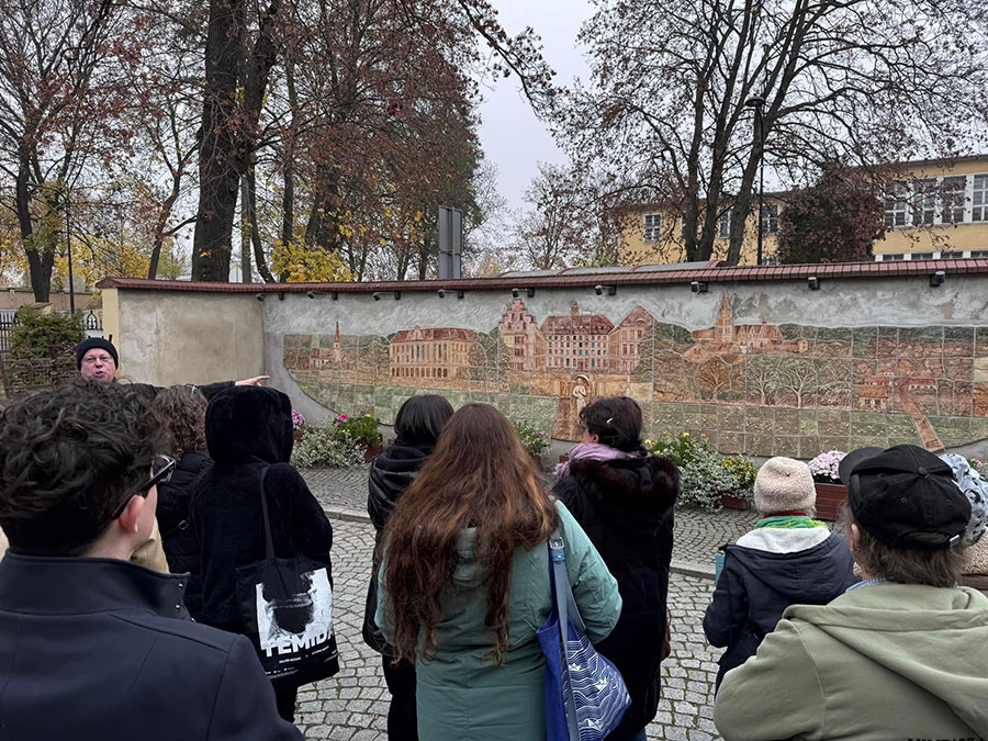 Fotorelacja z wycieczki do Branic śladami Mariana Henela