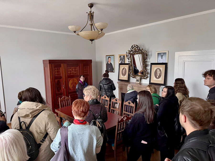 Fotorelacja z wycieczki do Branic śladami Mariana Henela