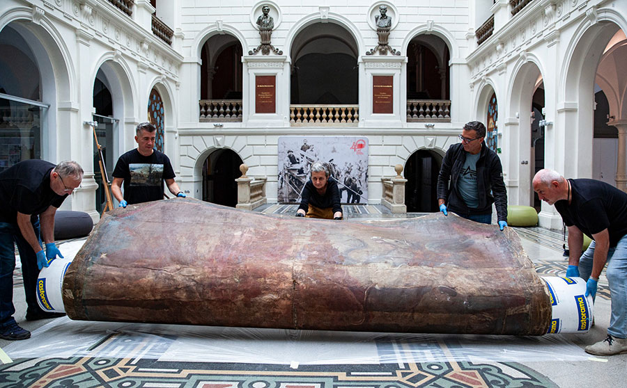 Plafon z sali balowej w pałacu w Brzezince opuszcza Muzeum Narodowe we Wrocławiu