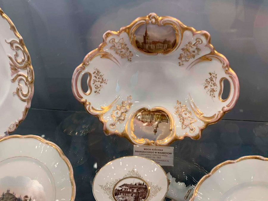 Fotorelacja z wycieczki do Wałbrzycha dla Stowarzyszenia Przyjaciół Muzeum – wnętrze Muzeum Porcelany