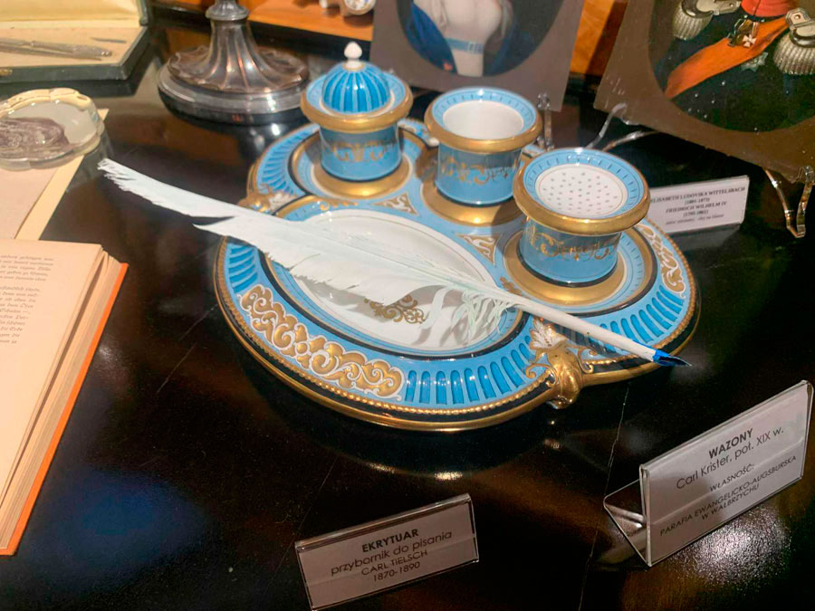 Fotorelacja z wycieczki do Wałbrzycha dla Stowarzyszenia Przyjaciół Muzeum – wnętrze Muzeum Porcelany