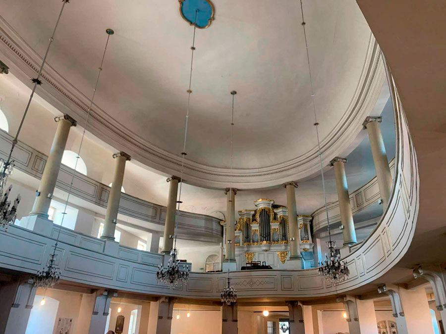 Fotorelacja z wycieczki do Wałbrzycha dla Stowarzyszenia Przyjaciół Muzeum – wnętrze Muzeum Protestantyzmu