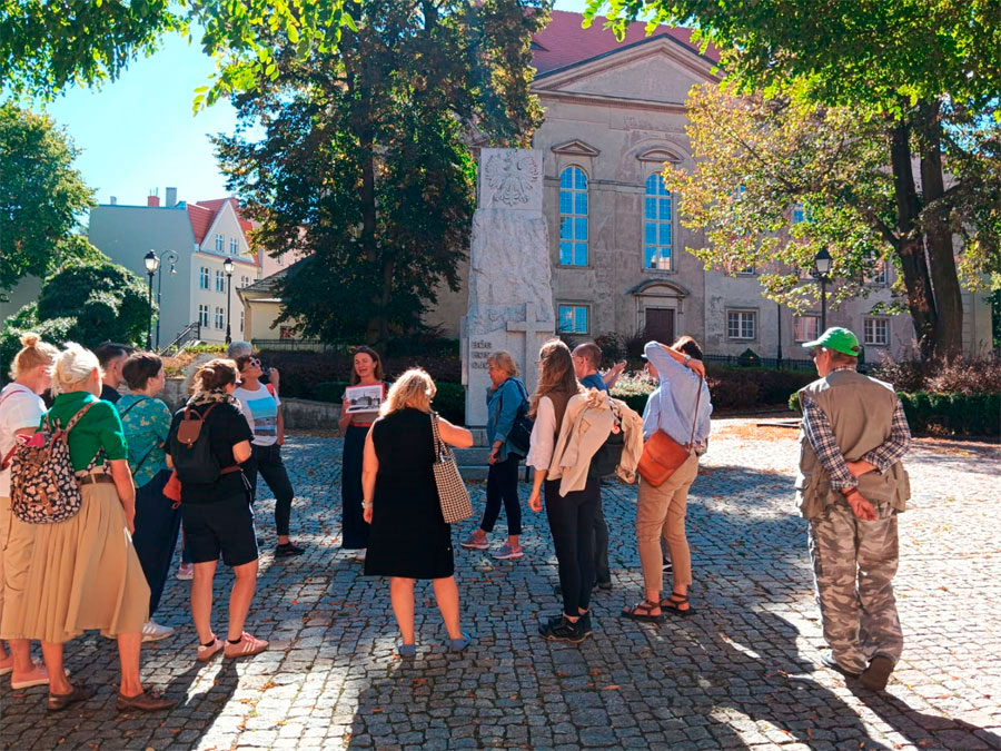 Fotorelacja z wycieczki do Wałbrzycha dla Stowarzyszenia Przyjaciół Muzeum – przy Muzeum Reformacji
