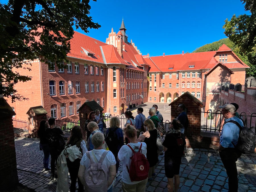 Fotorelacja z wycieczki do Wałbrzycha dla Stowarzyszenia Przyjaciół Muzeum – liceum przy parku miejskim