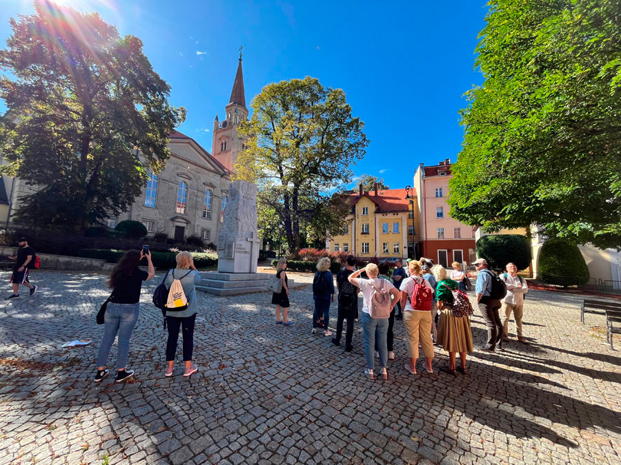 Fotorelacja z wycieczki do Wałbrzycha dla Stowarzyszenia Przyjaciół Muzeum – przy Muzeum Protestantyzmu