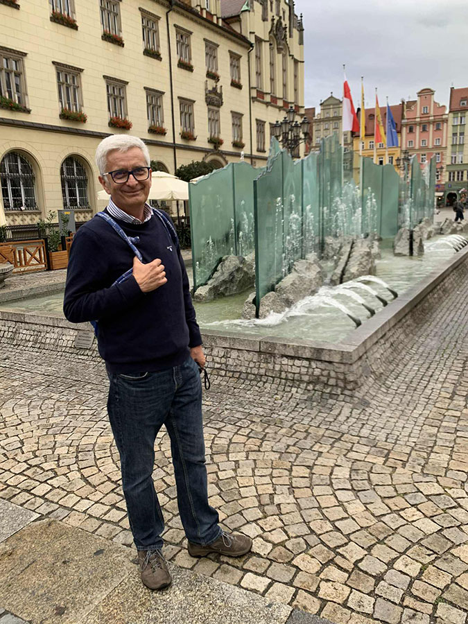 „Szkło artystyczne w architekturze Wrocławia” – fotorelacja ze spaceru dla Stowarzyszenia Przyjaciół Muzeum Narodowego we Wrocławiu