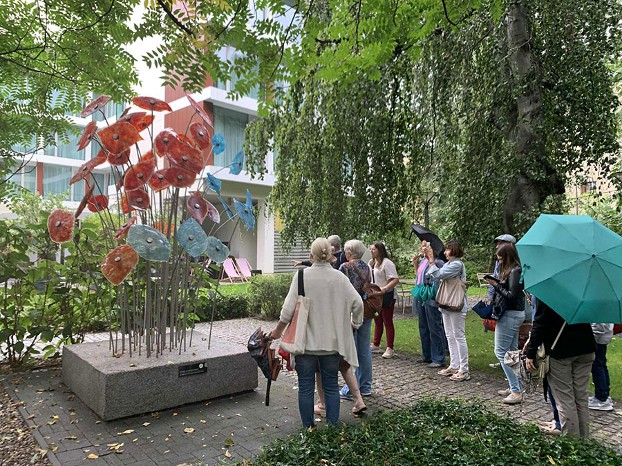 „Szkło artystyczne w architekturze Wrocławia” – fotorelacja ze spaceru dla Stowarzyszenia Przyjaciół Muzeum Narodowego we Wrocławiu