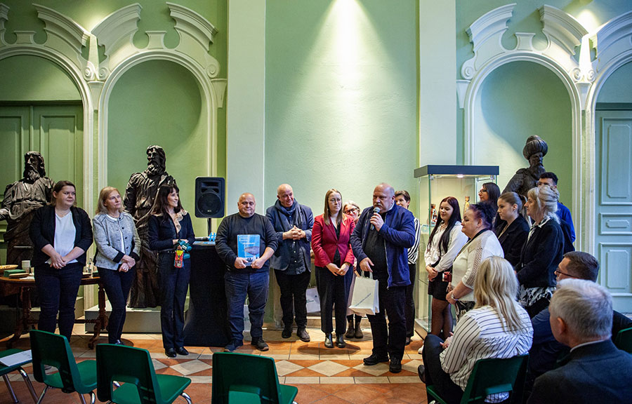 Podsumowanie Europejskich Dni Dziedzictwa na Dolnym Śląsku 2025 w Muzeum Etnograficznym (wręczanie pamiątkowych dyplomów)