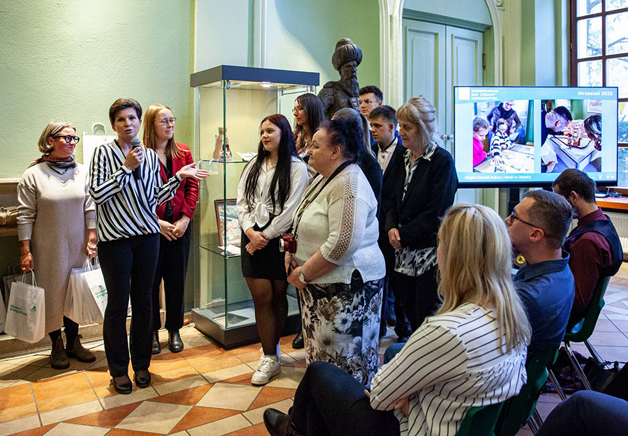 Podsumowanie Europejskich Dni Dziedzictwa na Dolnym Śląsku 2025 w Muzeum Etnograficznym (wręczanie pamiątkowych dyplomów)