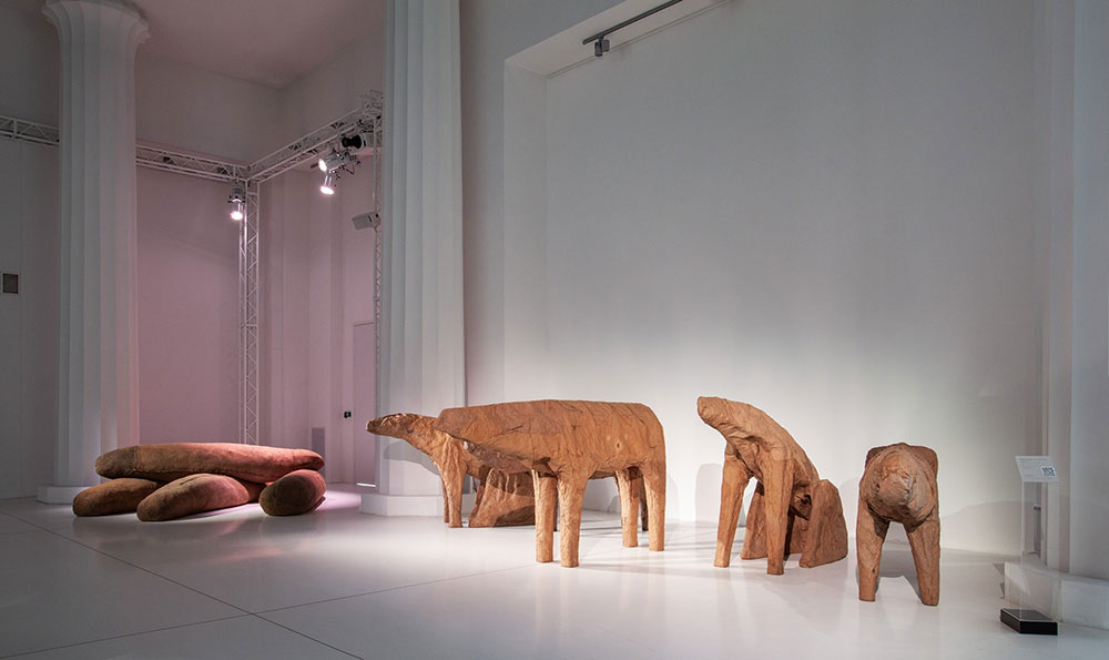 „Mutanty” Magdaleny Abakanowicz w Pawilonie Czterech Kopuł