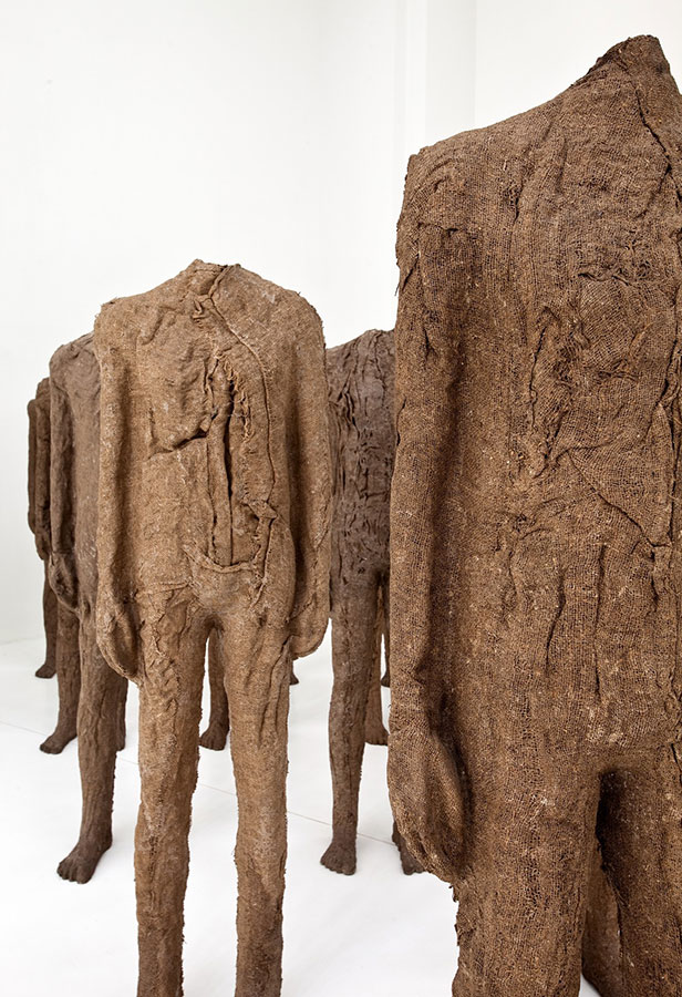 „Tłum” Magdaleny Abakanowicz w Pawilonie Czterech Kopuł