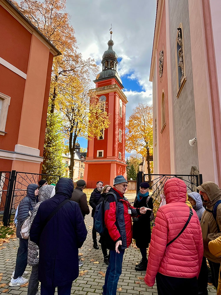 Wycieczka Stowarzyszenia Przyjaciół Muzeum – zwiedzanie Cieplic