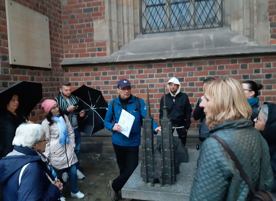 „Historia i zabytki Ostrowa Tumskiego we Wrocławiu” – fotorelacja z oprowadzania dla Stowarzyszenia Przyjaciół Muzeum