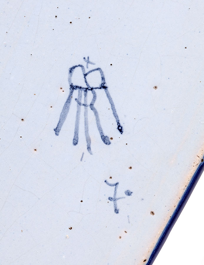 Sygnatura na talerzu dekoracyjnym z portretem Władysława Wazy