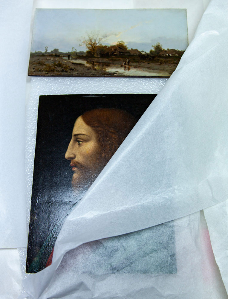 Przygotowania do wystawy „Mikroświaty”