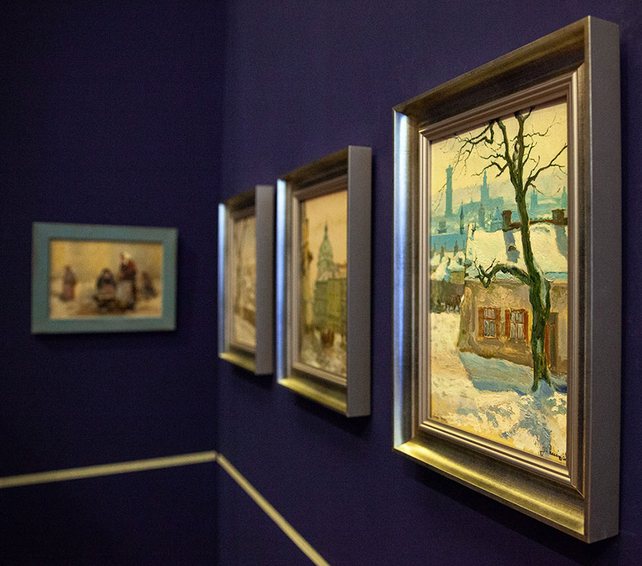 Przygotowania do wystawy „Mikroświaty”