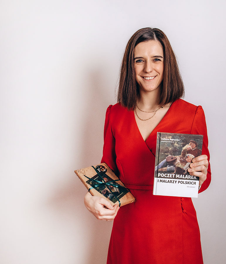 Autorka z publikacją Poczet malarek i malarzy polskich