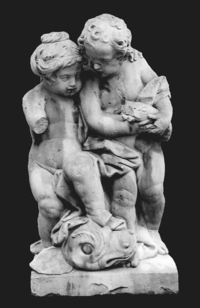 Para obejmujących się puttów z pałacu w Brzezince