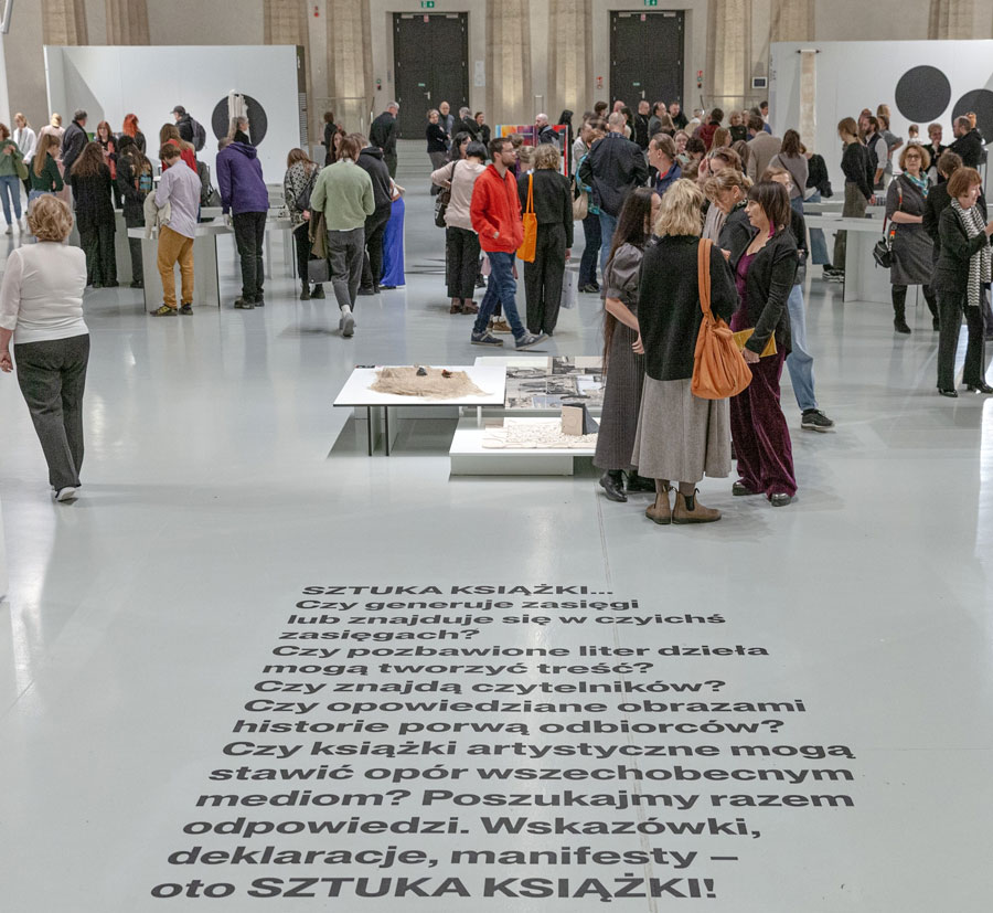 Wernisaż w Pawilonie Czterech Kopuł „Ogólnopolski Przegląd Sztuki Książki. II Wrocławskiego Triennale”