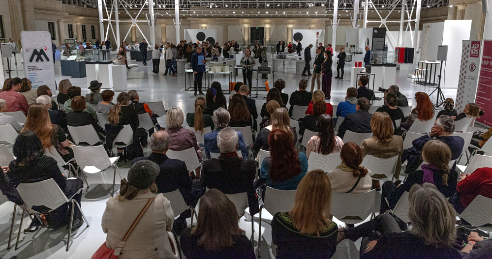 Wernisaż w Pawilonie Czterech Kopuł „Ogólnopolski Przegląd Sztuki Książki. II Wrocławskiego Triennale”