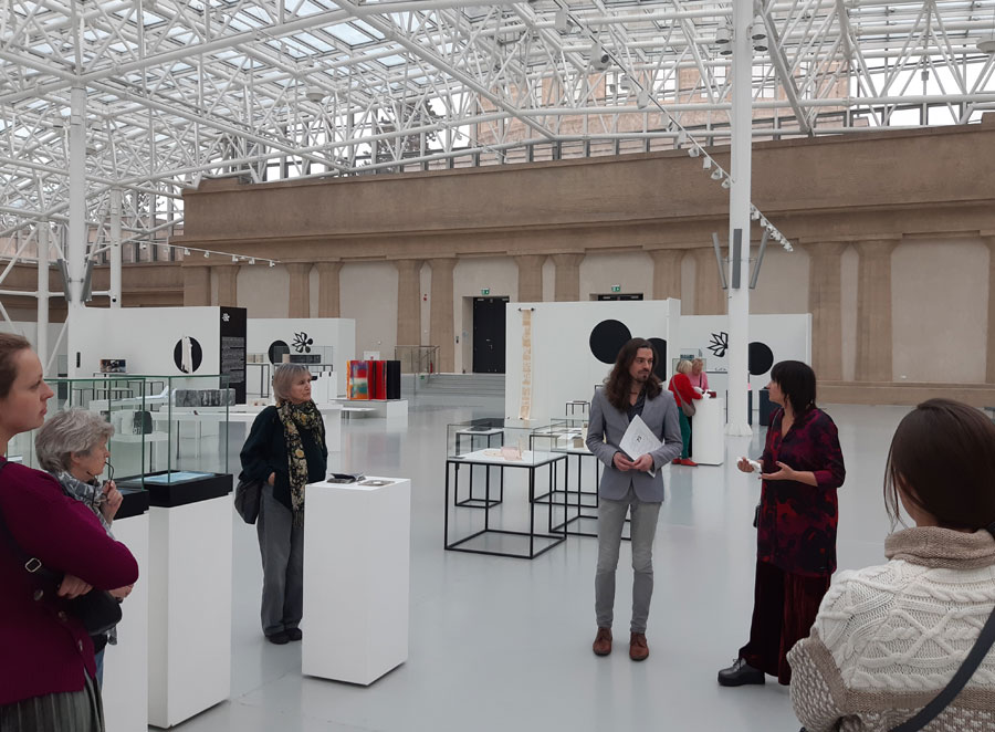 Oprowadzanie po wystawie „Ogólnopolski Przegląd Sztuki Książki. II Wrocławskie Triennale”