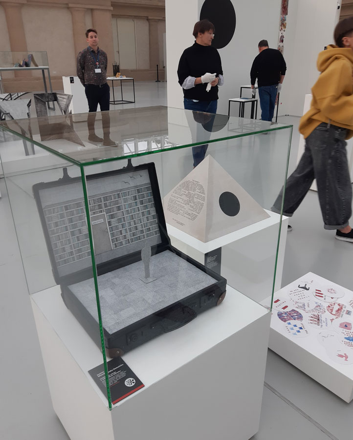 Oprowadzanie po wystawie „Ogólnopolski Przegląd Sztuki Książki. II Wrocławskie Triennale”