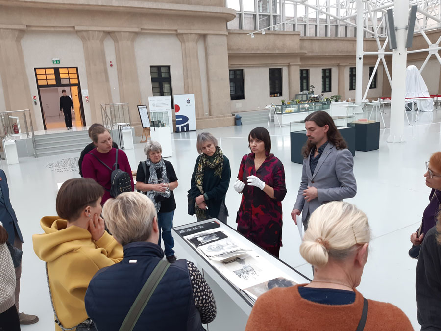 Oprowadzanie po wystawie „Ogólnopolski Przegląd Sztuki Książki. II Wrocławskie Triennale”