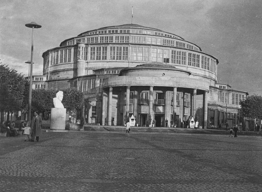 Widok Wystawy Ziem Odzyskanych we Wrocławiu, 1948 r.