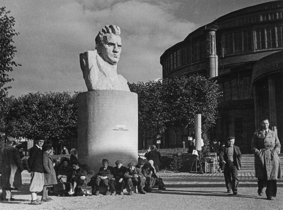 Widok Wystawy Ziem Odzyskanych we Wrocławiu, 1948 r.