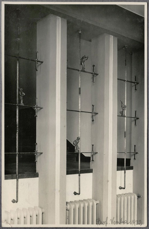 Jaroslav Vonka, krata na klatce schodowej poczty przy ul. Z. Krasińskiego we Wrocławiu, stan w 1932; fot. z archiwum Josefa Peška, Hradec Kralove