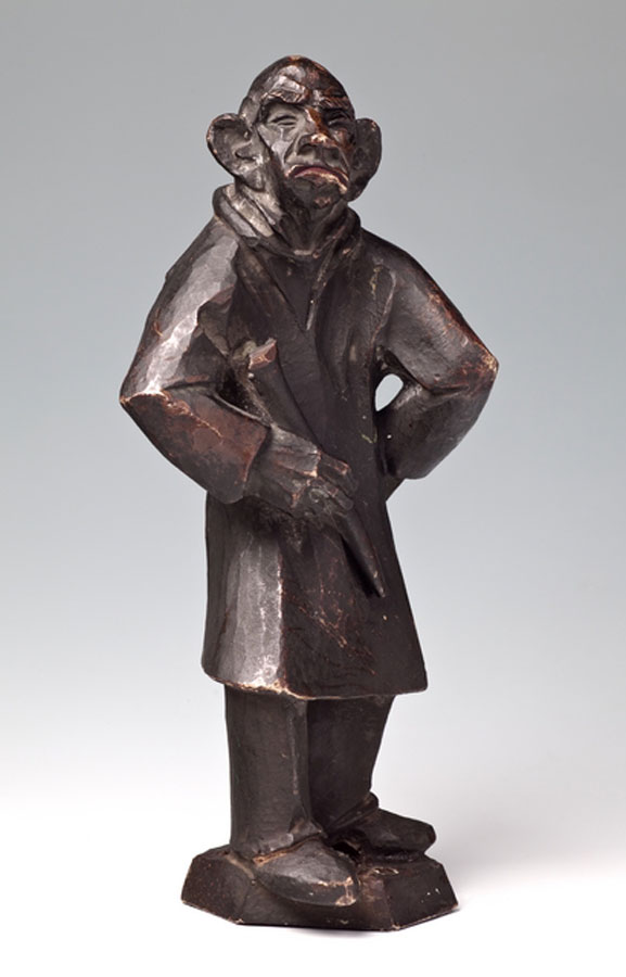 Jaroslav Vonka, figura garbusa z kraty poczty przy ul. Z. Krasińskiego we Wrocławiu, stan 2015, Muzeum Miedzi w Legnicy; fot. A. Podstawka