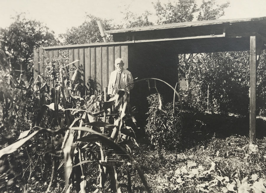 Altana ogrodowa Hermanna Kleinera w Sobótce, l. 30. XX w.; fot. ze zbiorów rodziny Jaroslava Vonki w Hořicach