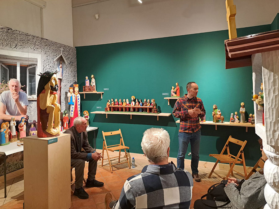 Spotkanie z rzeźbiarzem Janem Giejsonem w Muzeum Etnograficznym