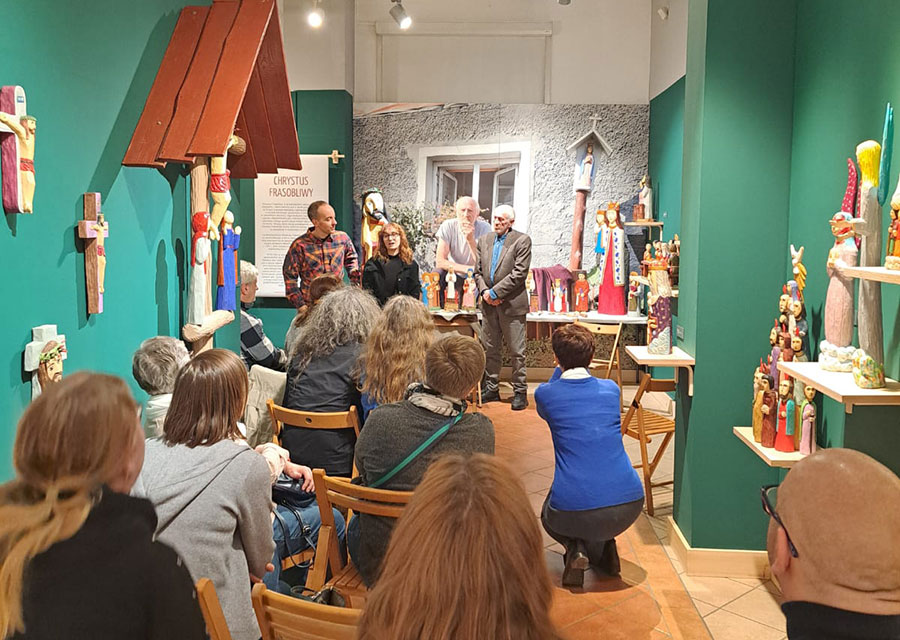 Spotkanie z rzeźbiarzem Janem Giejsonem w Muzeum Etnograficznym