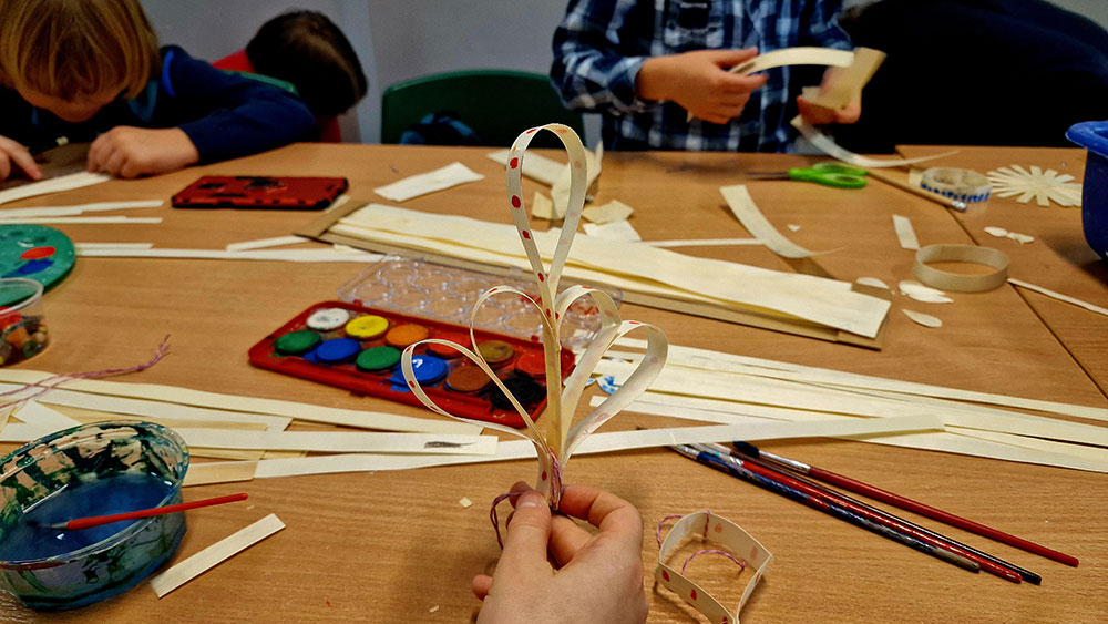 Przedświąteczne warsztaty w Etno – ozdoby z wiórów